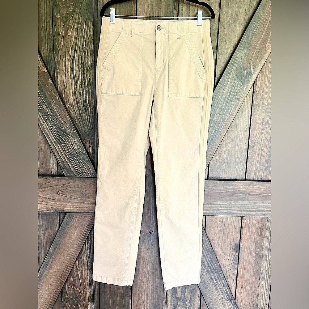 Denver Hayes Women’s EUC 31 Inch Inseam Cream Cotton Chinos Classic Style Size 8